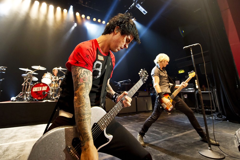 green-day-performing-live-12